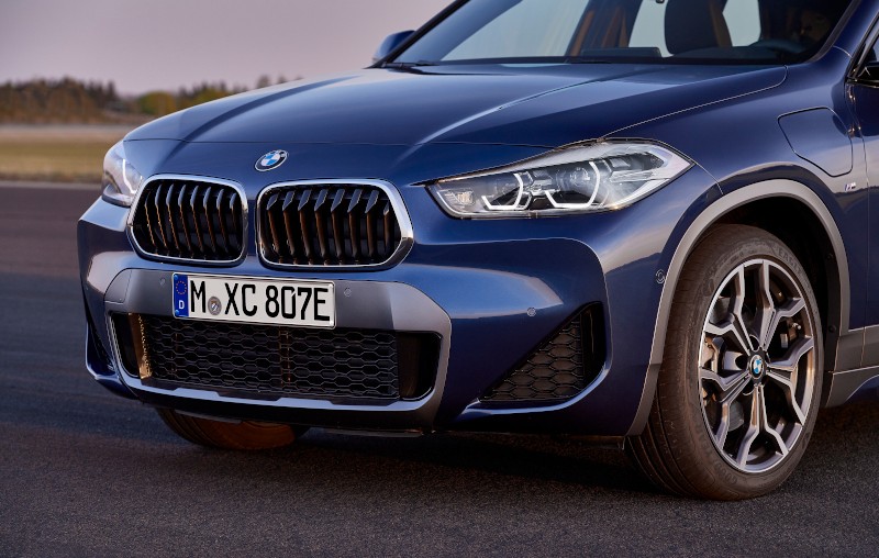 BMW X2 xDrive25e vermittelt durch Raudzus in Husum 